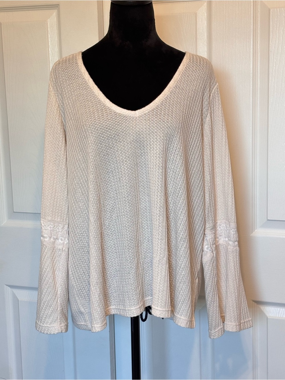 Lucky Brand Women’s Ivory V-Neck Thermal Waffle Knit Bell Sleeve Top Shirt XL